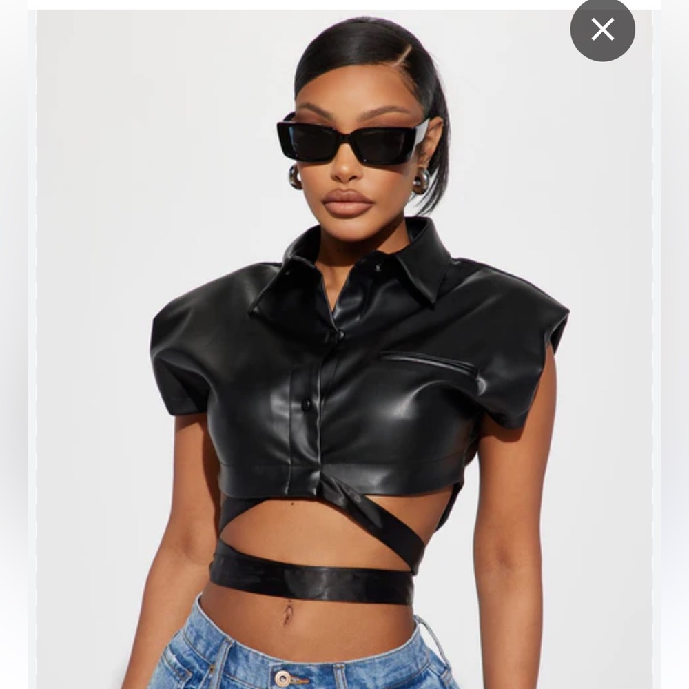 3/20 Black Faux Leather tie around Crop Top ‘#BeYouTy’ women’s Large